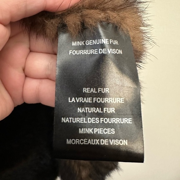 Stunning La Fiorentina Mink Fur Poncho. NWOT - Picture 3 of 9